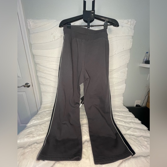 Nike Wide-Leg Track Pants • Black with White Piping • Women’s M - Picture 2 of 6